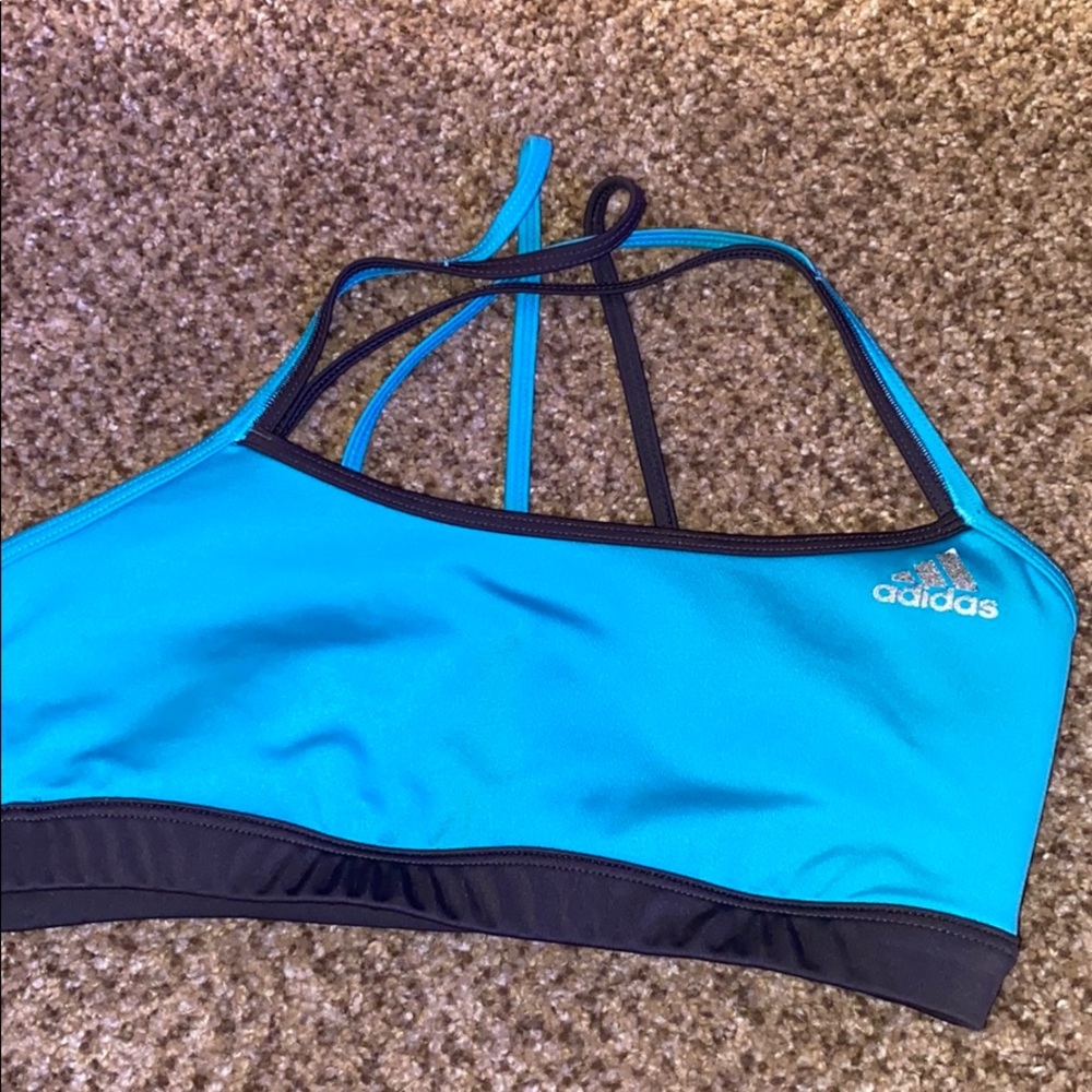 Women’s small sports bra